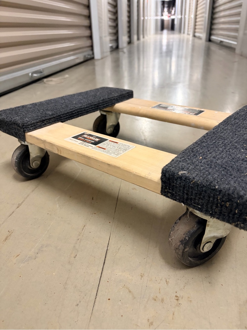 Wooden Furniture Dolly with Dark Gray Carpet Pads